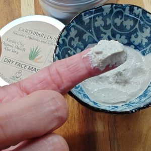 Natural Clay, Oats and Aloe Vera dry powder mask. Organic and Vegan