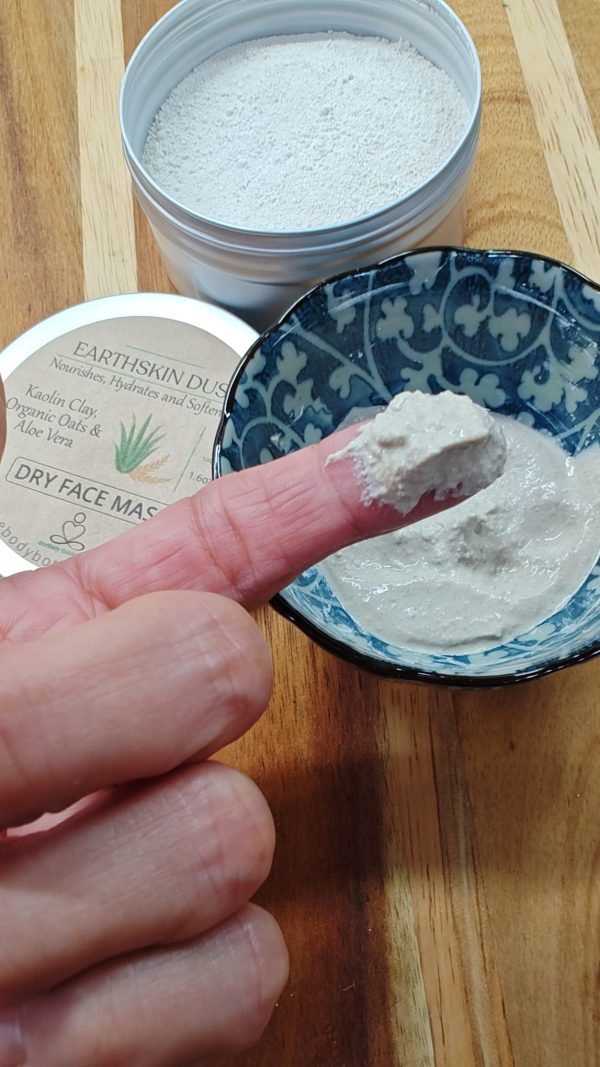 Natural Clay, Oats and Aloe Vera dry powder mask. Organic and Vegan